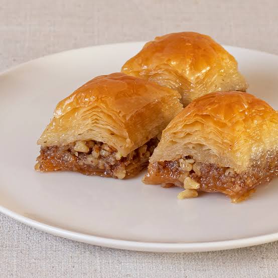 Tereyağlı cevizli baklava